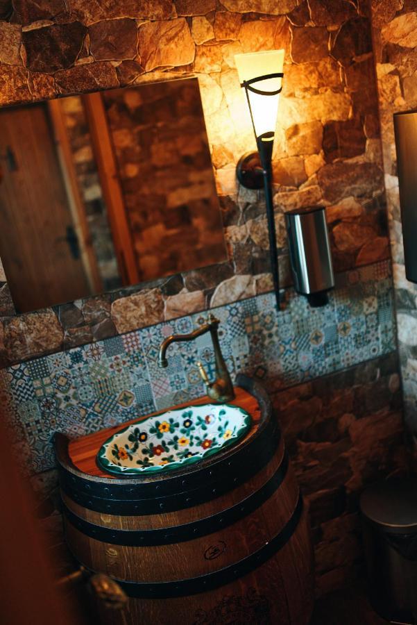 Pension & Restaurant Krakonos 하라포프 외부 사진