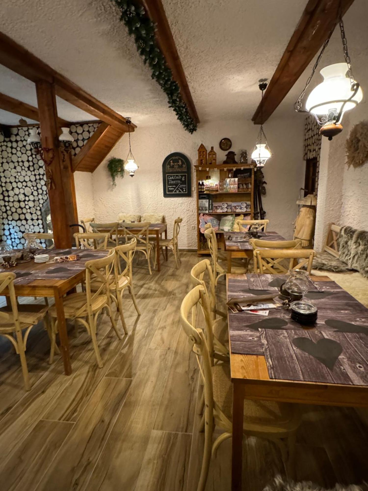 Pension & Restaurant Krakonos 하라포프 외부 사진