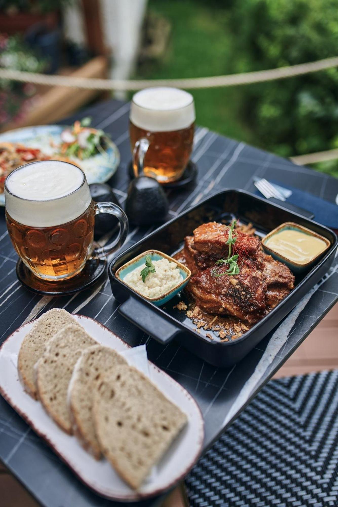 Pension & Restaurant Krakonos 하라포프 외부 사진