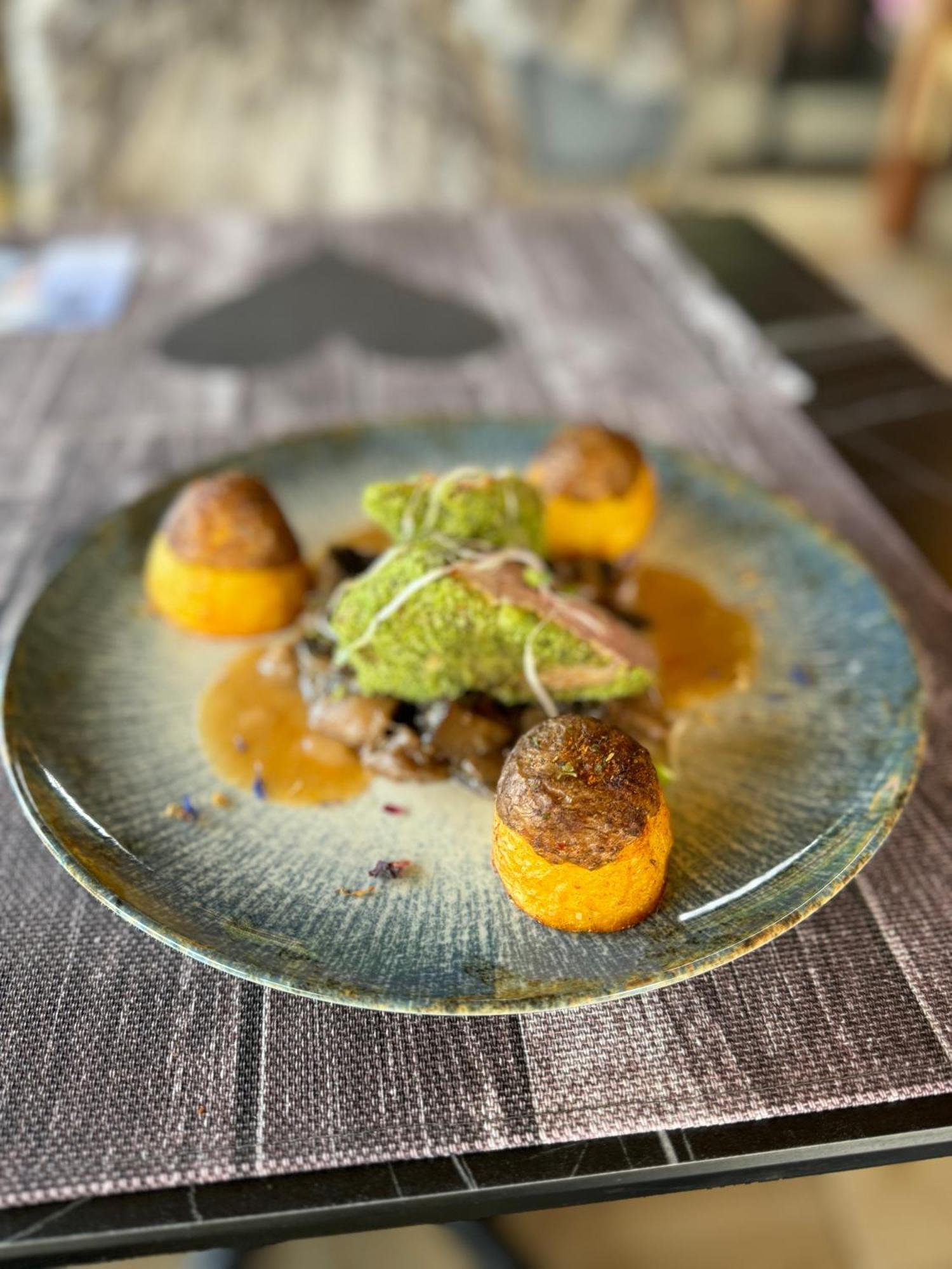 Pension & Restaurant Krakonos 하라포프 외부 사진